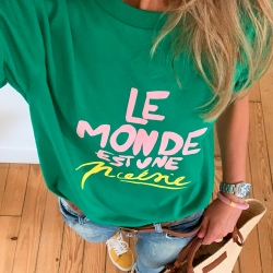 Green T-Shirt Le Monde Est Une Poésie by LesFutiles