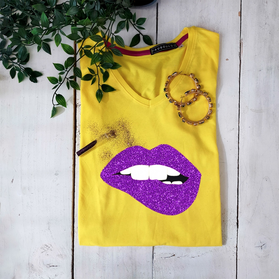 T-shirt Jaune Col V Bouche Glitter Violet Martina