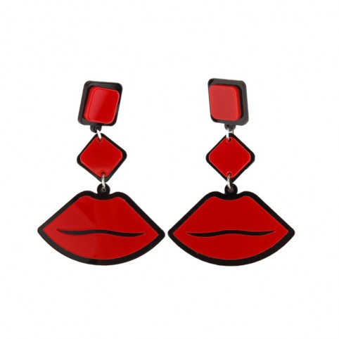 Boucle-Zoe-Red-lips