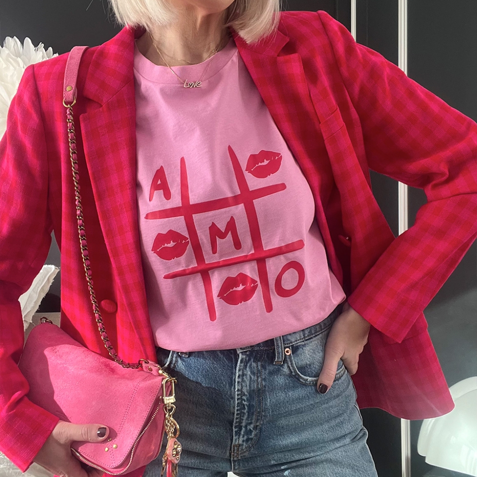 Pink T-shirt Amorpion by TrendyEmma
