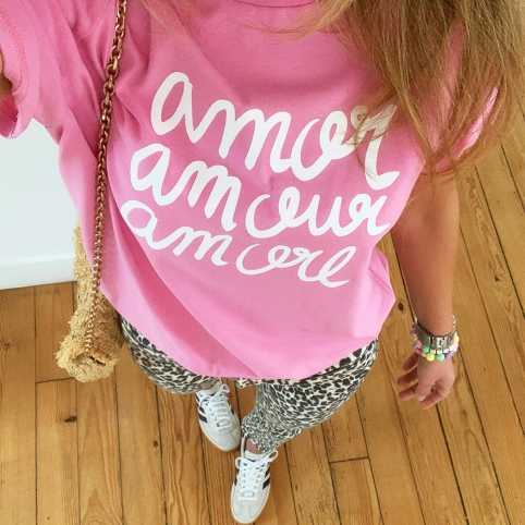 T-shirt Rose Amor Amour Amore by Les Futiles