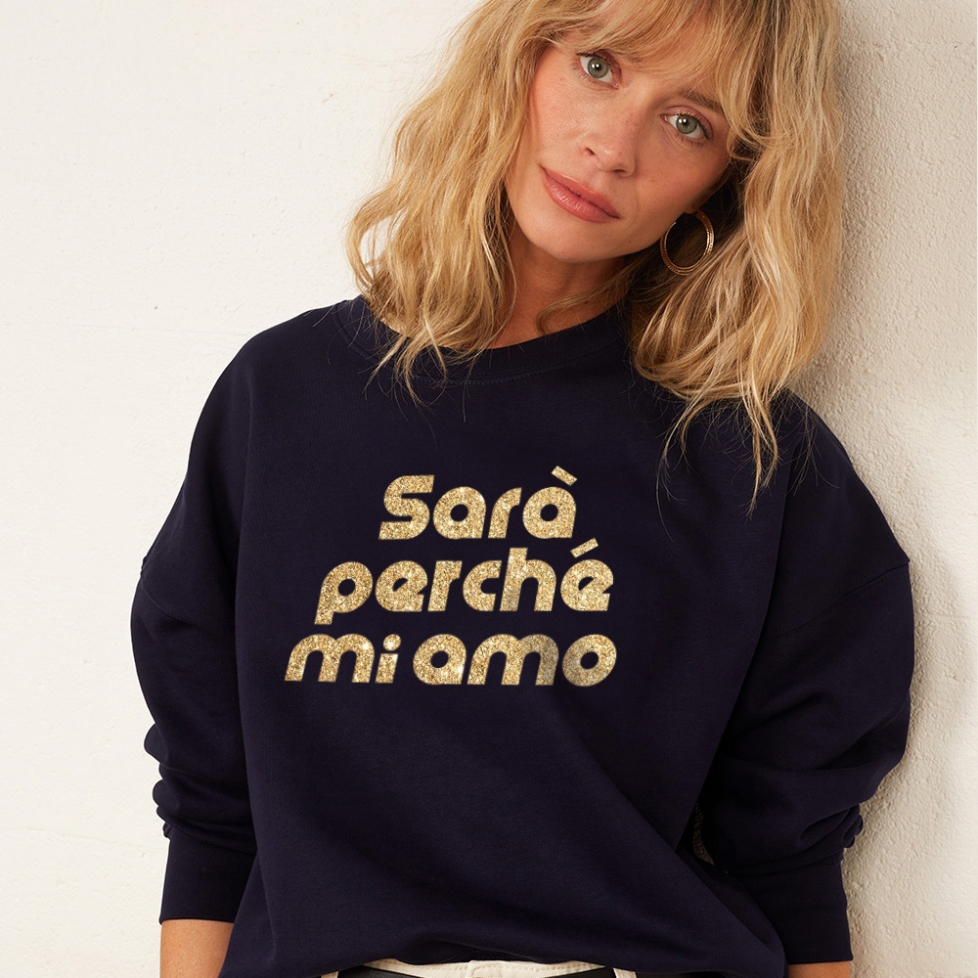 Sweat Navy Boxy Sara Perché Mi Amo typo