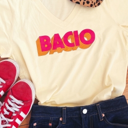 t-shirt col v bacio