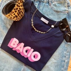 t-shirt col v bacio
