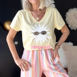 T-shirt Col V Jaune Apollo by TrendyEmma