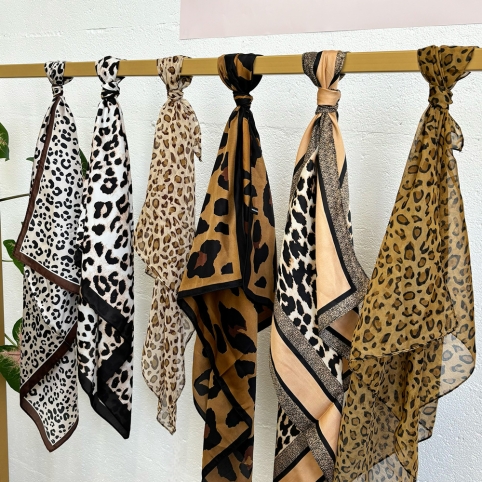 Foulard Francesca by LesFutiles collection AMORE LETTERARIO