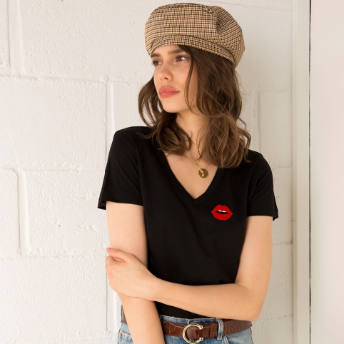 T-Shirt Col V Noir Bouche Cindy